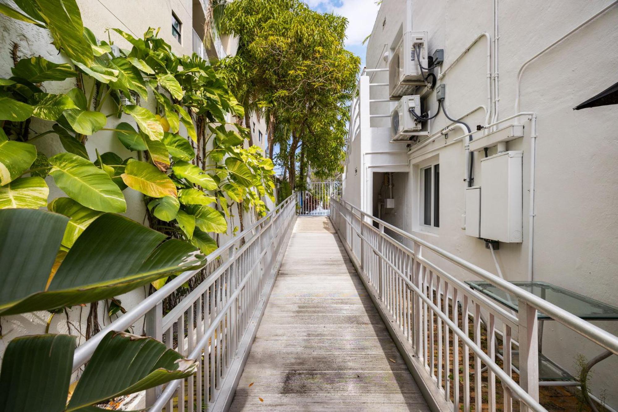 The New Yorker Hotel Miami Exterior photo